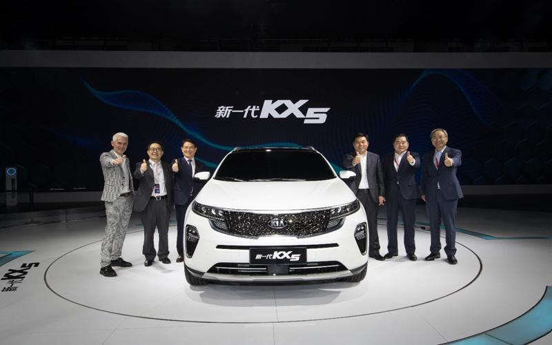 东风悦达起亚新KX5、K5 PRO亮相广州车展