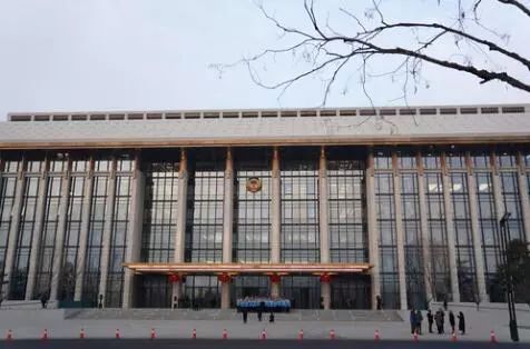 交通拥挤、房价高企的“大城市”病怎么治？这个会上讨论了.....