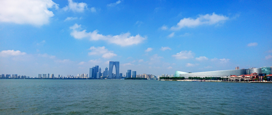报告：自贸试验区累计新设企业60余万家 外企近4万家