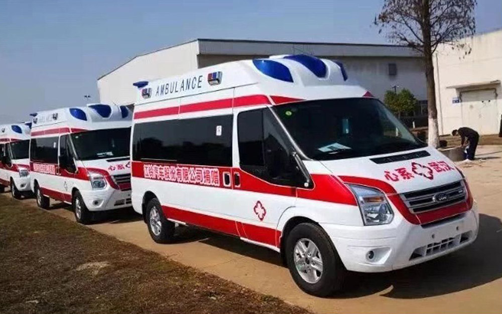 江铃汽车向武汉捐赠10辆福特全顺负压救护车