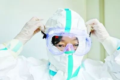 医者张继先：靠职业敏感拉响疫情警报