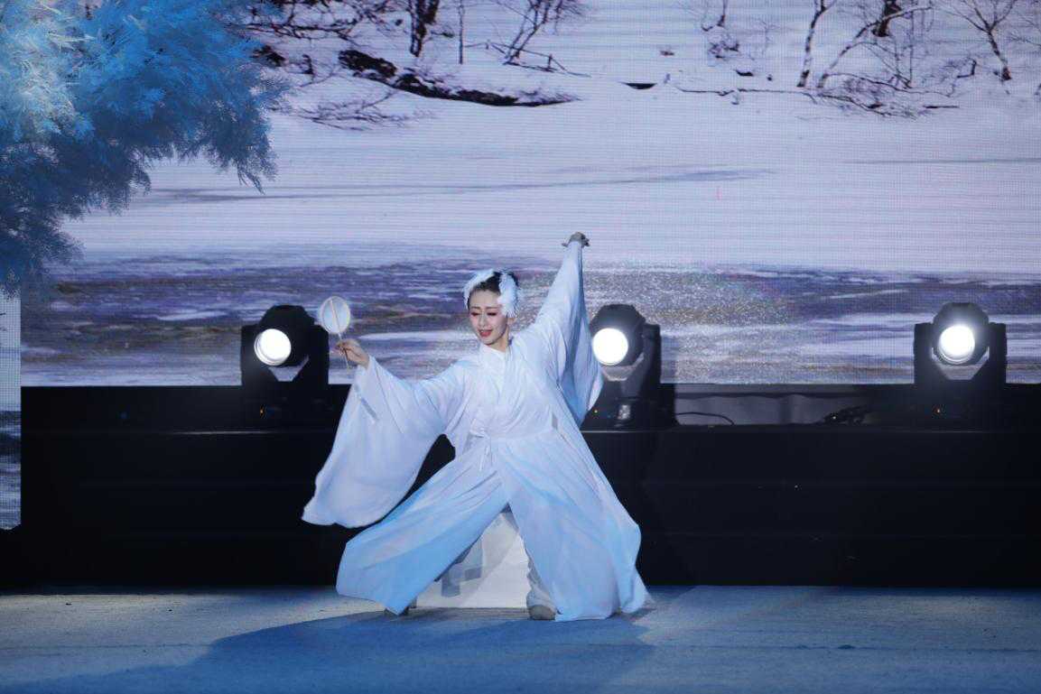 《我从长白的雪海中走来》，与你细细讲述着长白山大美的风采