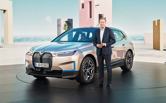 BMW iX全球首秀 宝马欲重构未来出行