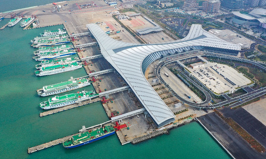海口新海滚装码头客运综合枢纽站项目投入试运营 