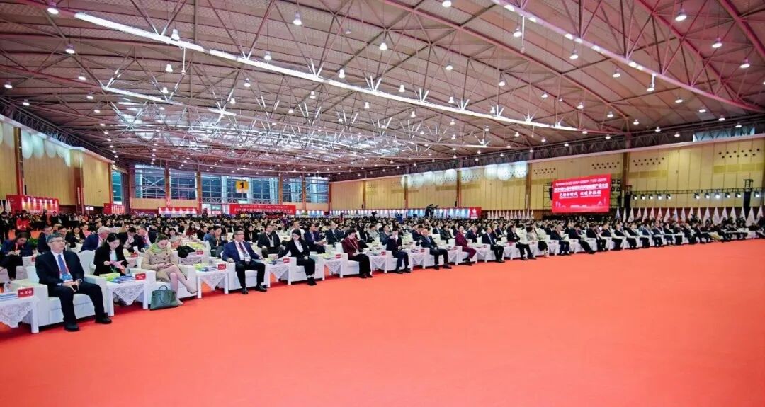 《2025中国与全球新能源发展白皮书》即将发布