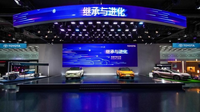 贴近中国市场 丰田多款电动化车型亮相上海车展