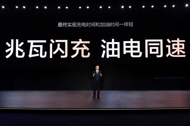 配图7-兆瓦闪充，油电同速.jpg