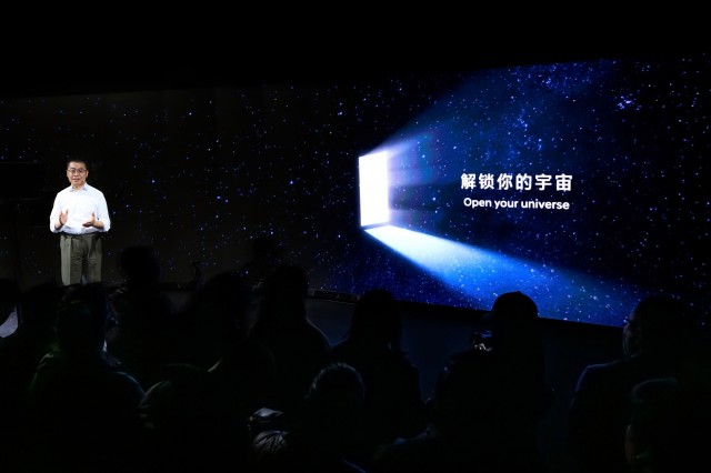2.+北京现代总经理李凤刚现场发言.jpg