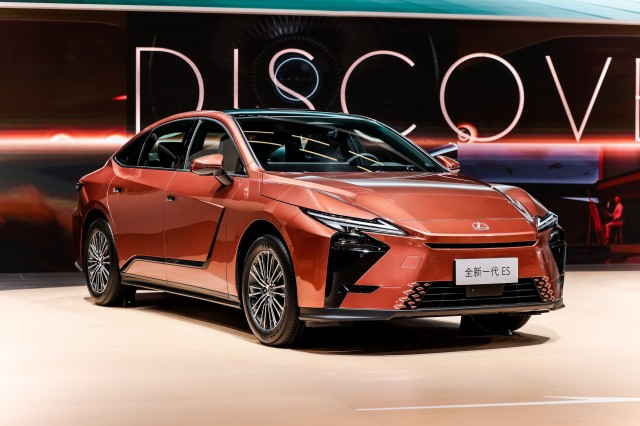 01-全新一代ES.JPG
