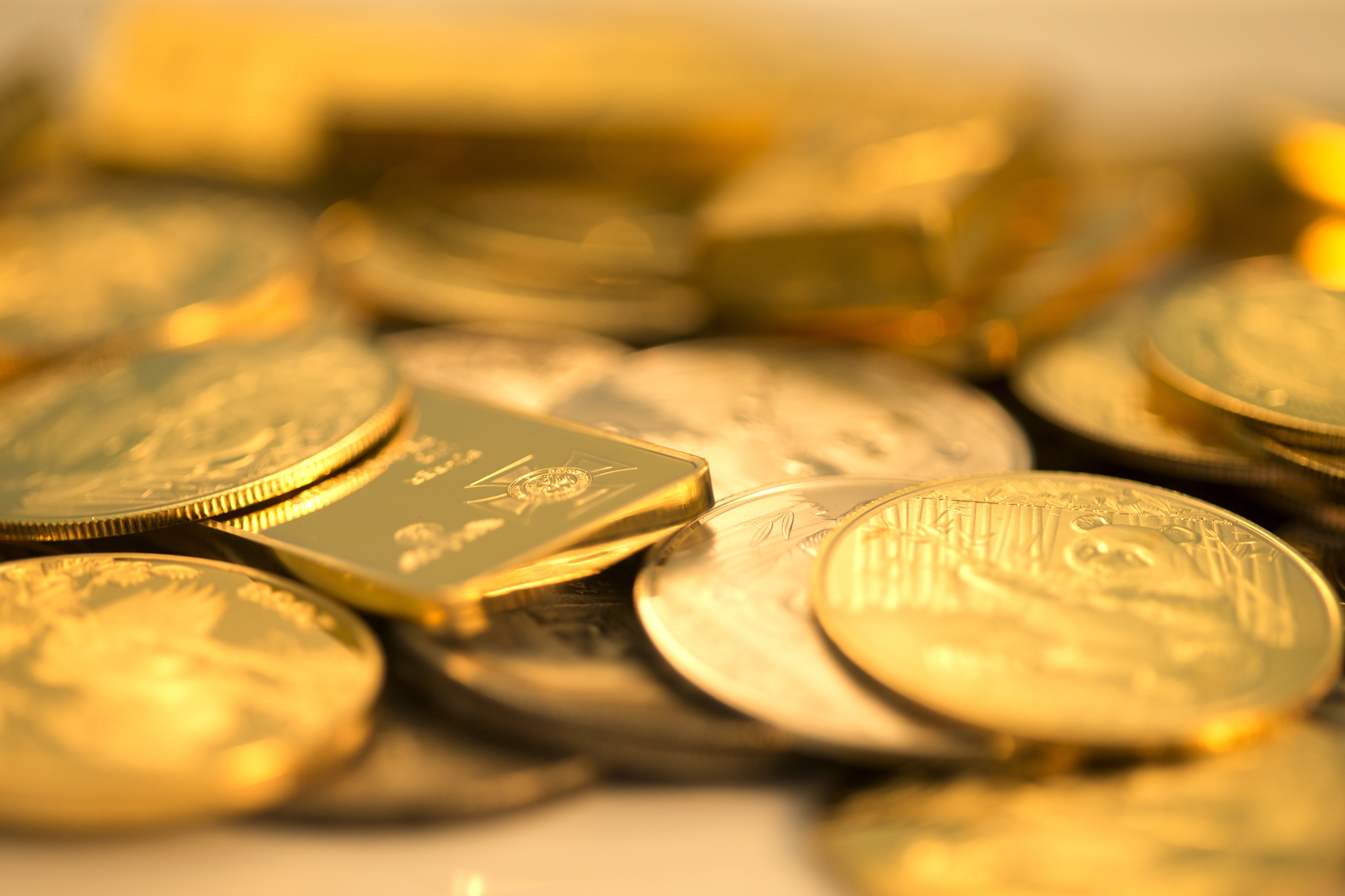 纽约商品交易所黄金期货市场8月黄金期价21日下跌