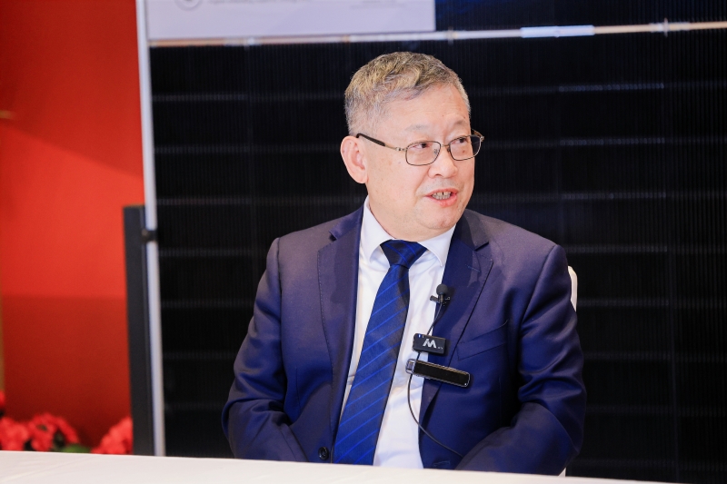 对话·逐光者｜通威股份首席技术官邢国强：下一代光伏技术锚定晶硅核心 高密度组件成突破关键