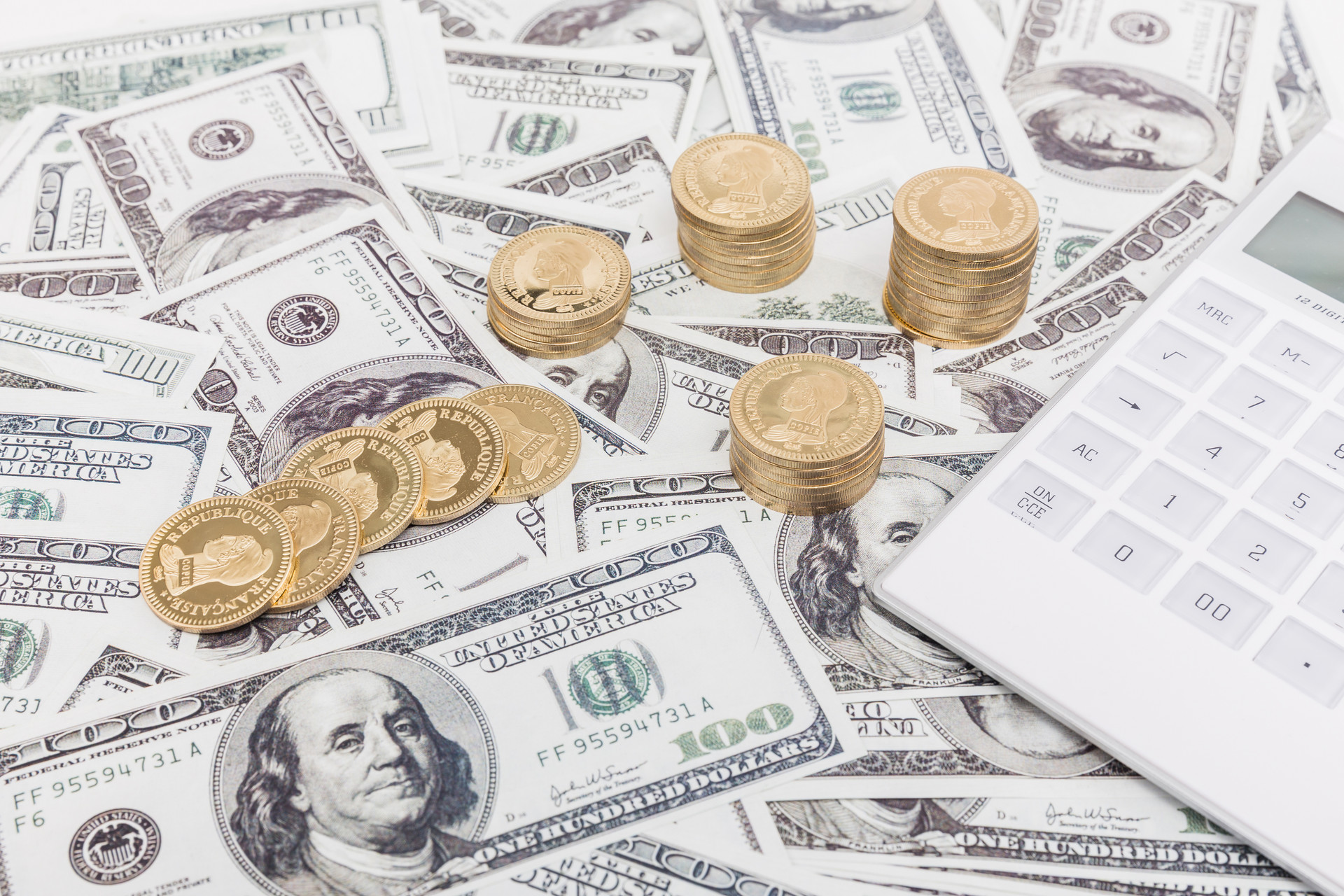 美元存款高息光环褪色 投资者转向理性配置