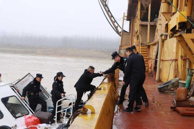 湖南益阳中院跨域扣押涉案货轮 力保涉航资产有序处置