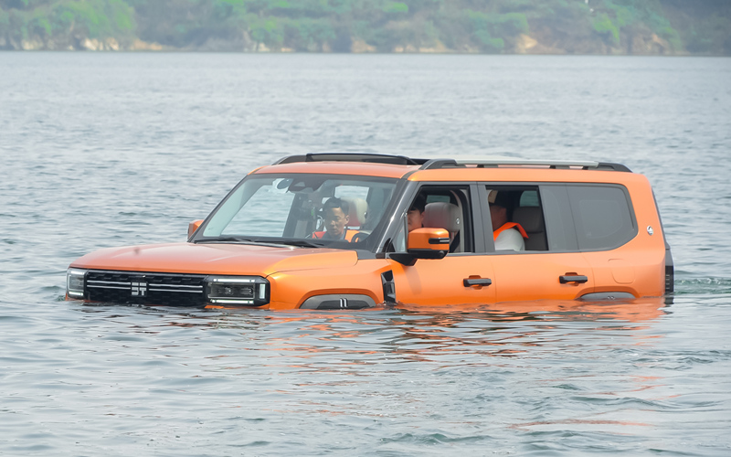 纵横G700至尊航行版完成载人航行应急演练