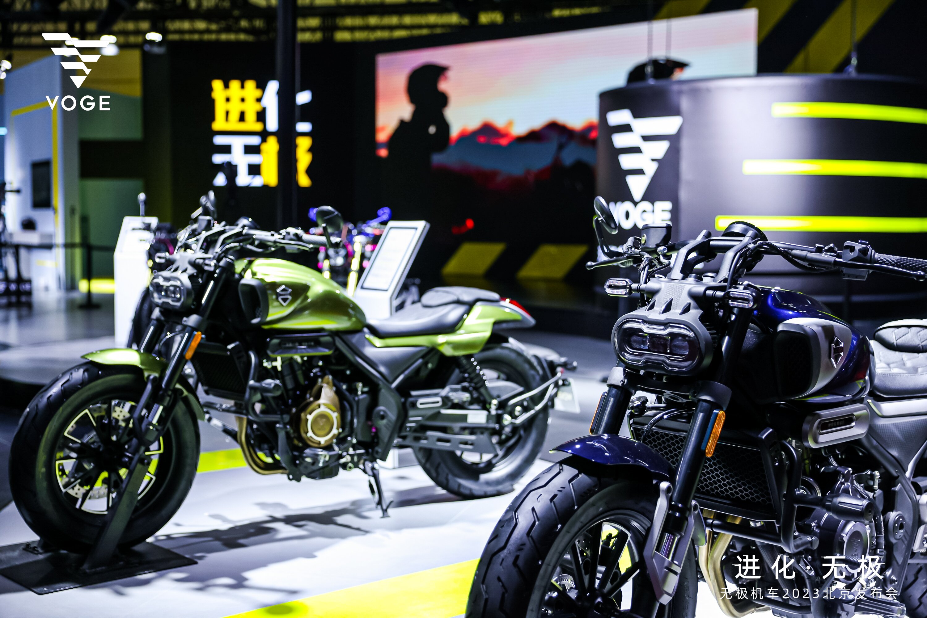今年的北京国际摩托车展览延续上届的良好势头,数百家企业亮相展会