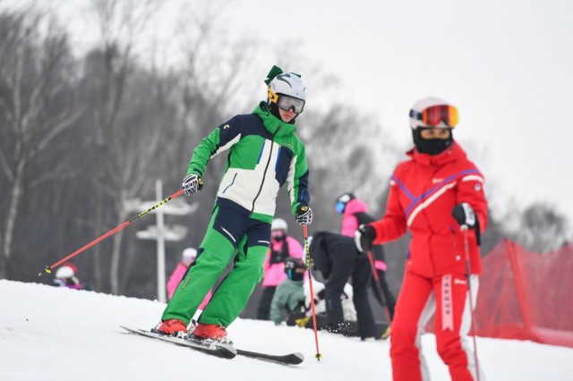 “帶動三億人參與冰雪運動”激發中國“冰雪活力”